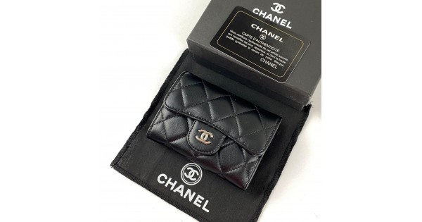 chanel holo 27